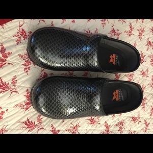 Dansco Size 37 (women’s 7 Us)